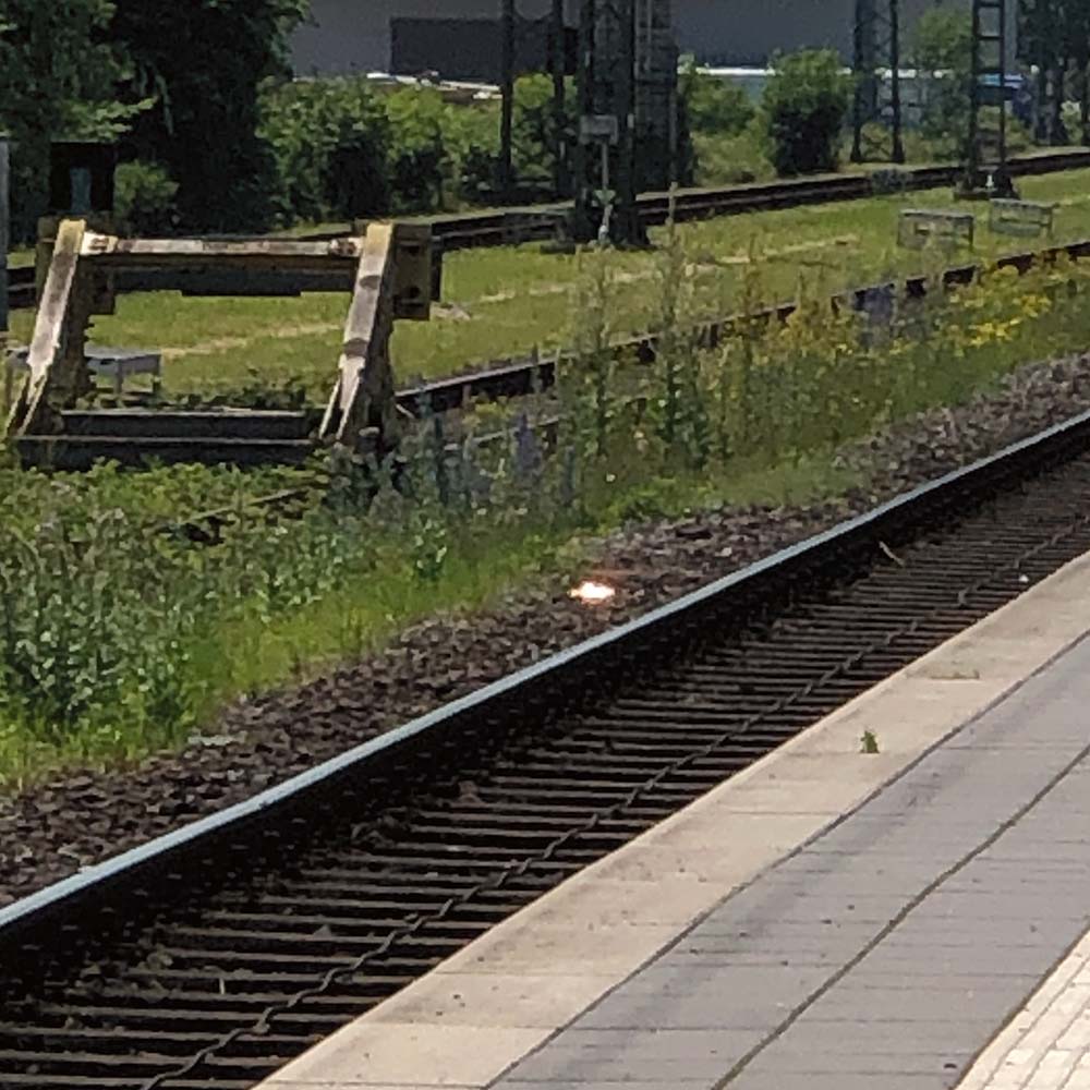 Gleise und Bahnsteig
